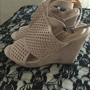 Wedge heels